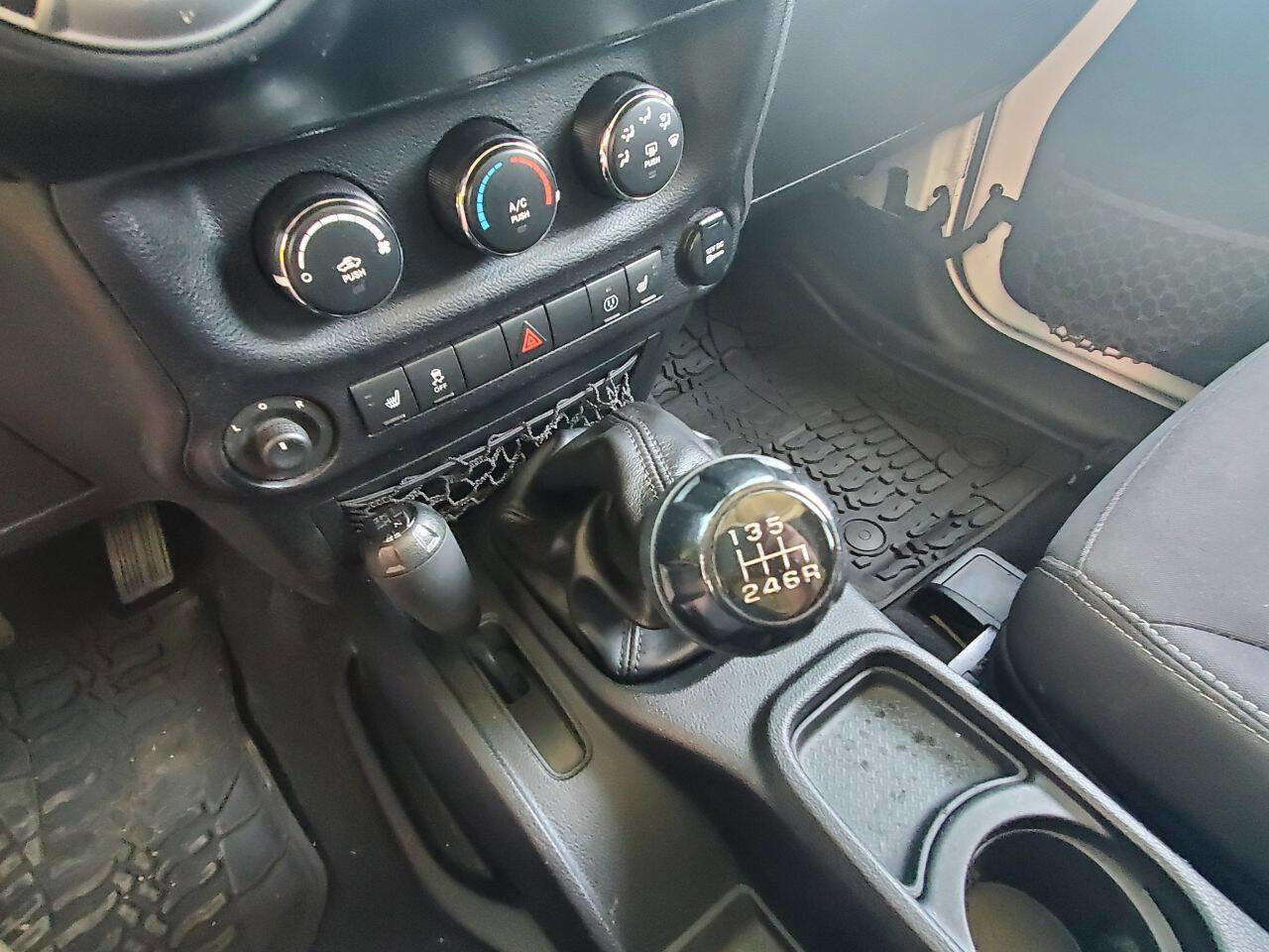 Used 2014 Jeep Wrangler Sahara w/ Connectivity Group image 16