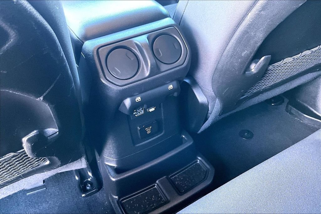 Used 2024 Jeep Wrangler Unlimited Rubicon 4xe AWD/4WD image 32