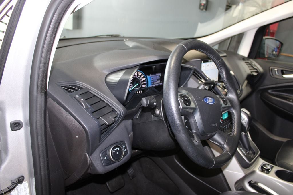 Used 2016 Ford C-MAX Energi SEL w/ Equipment Group 302A FWD image 11