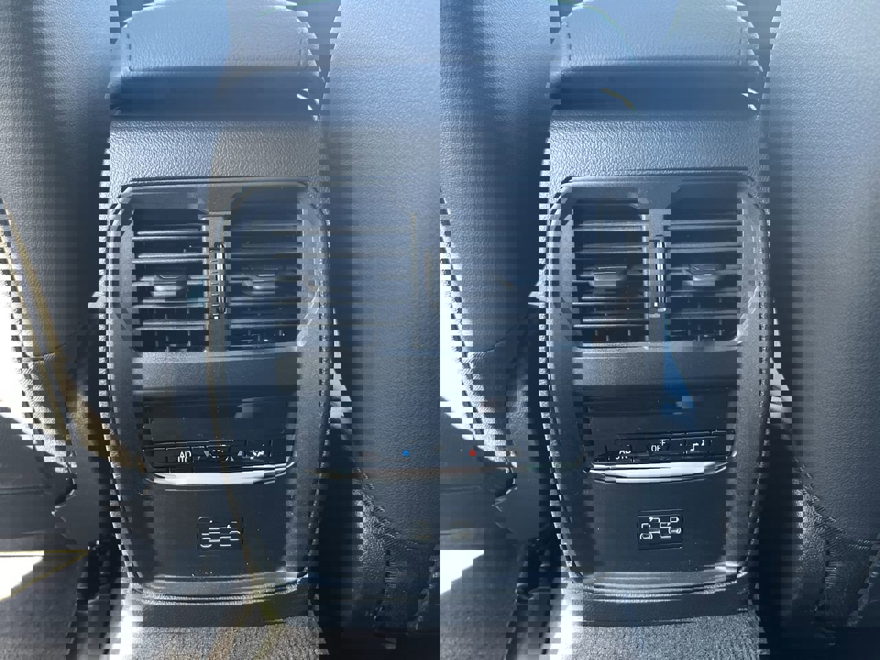 Used 2025 BMW i4 eDrive40 w/ Parking Assistance Package image 30