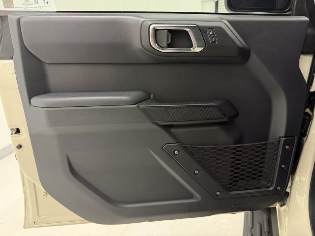 Used 2025 Ford Bronco Outer Banks AWD/4WD image 31