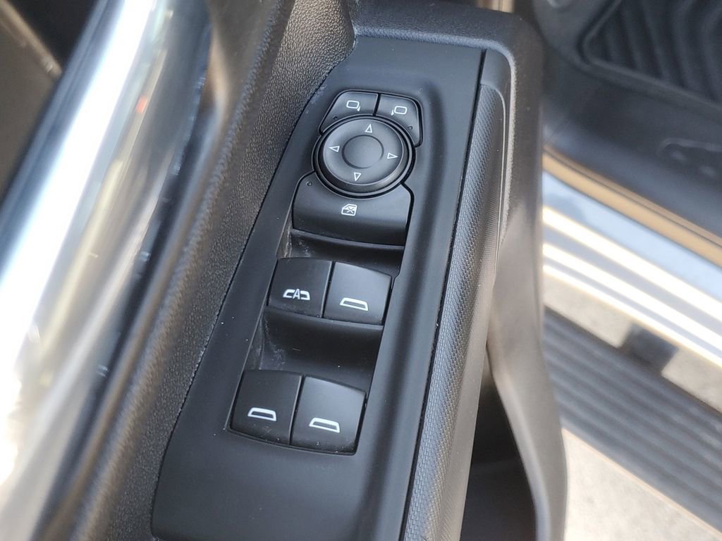 Used 2025 Chevrolet Silverado 1500 Custom image 17