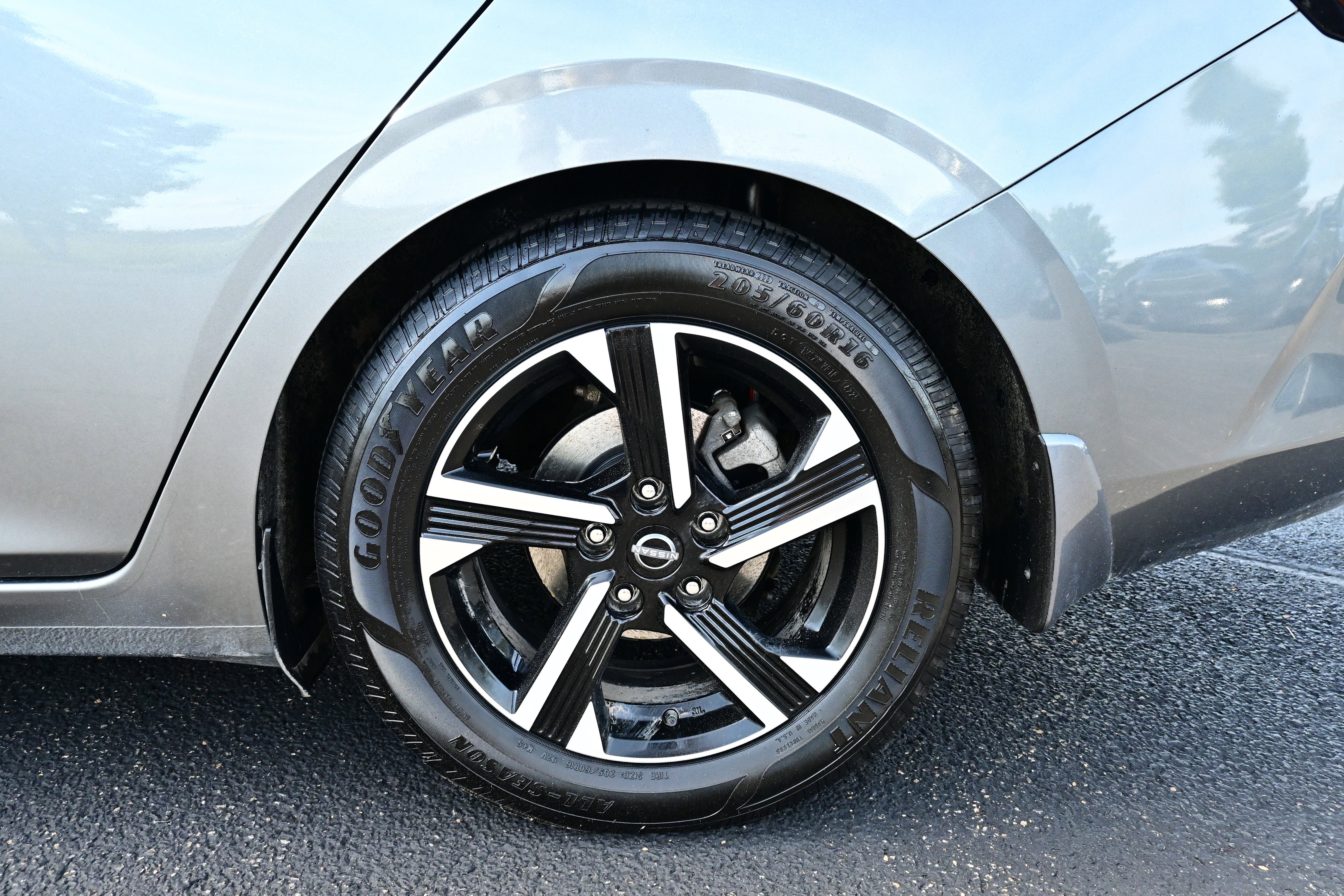 Used 2024 Nissan Sentra SV FWD image 10