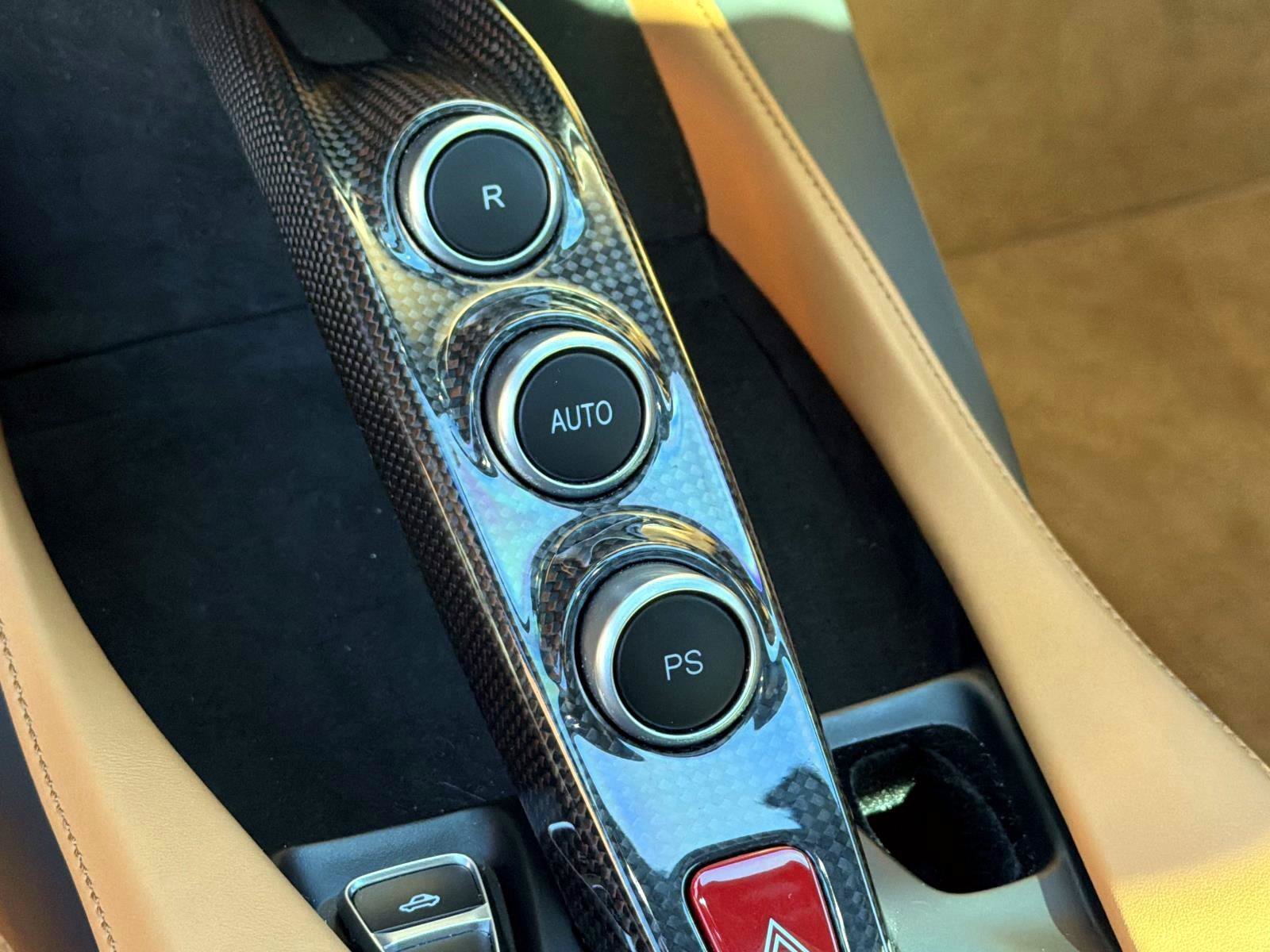 Used 2019 Ferrari Portofino RWD image 26