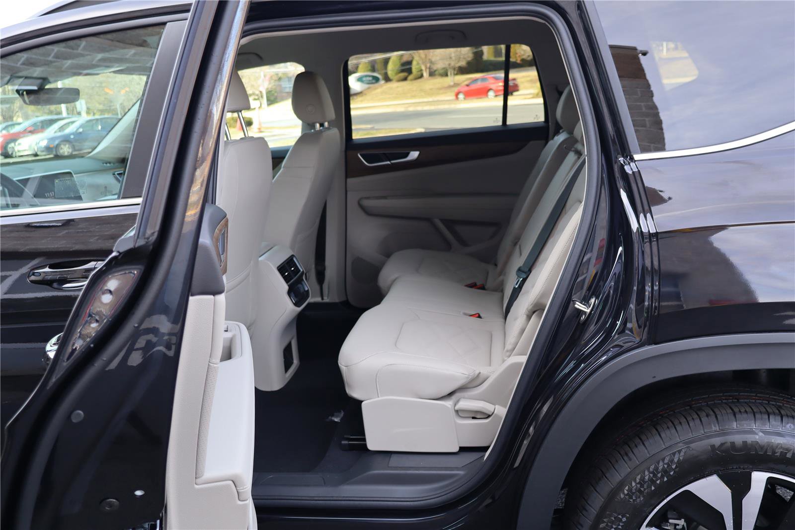 New 2026 Volkswagen Atlas SE image 24