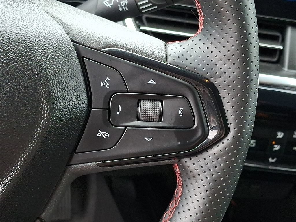 Used 2025 Chevrolet Trax RS w/ Driver Confidence Package FWD image 22