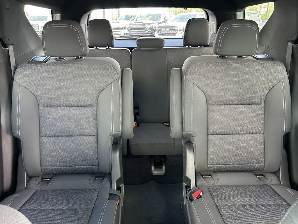 Used 2026 Chevrolet Traverse LT image 12