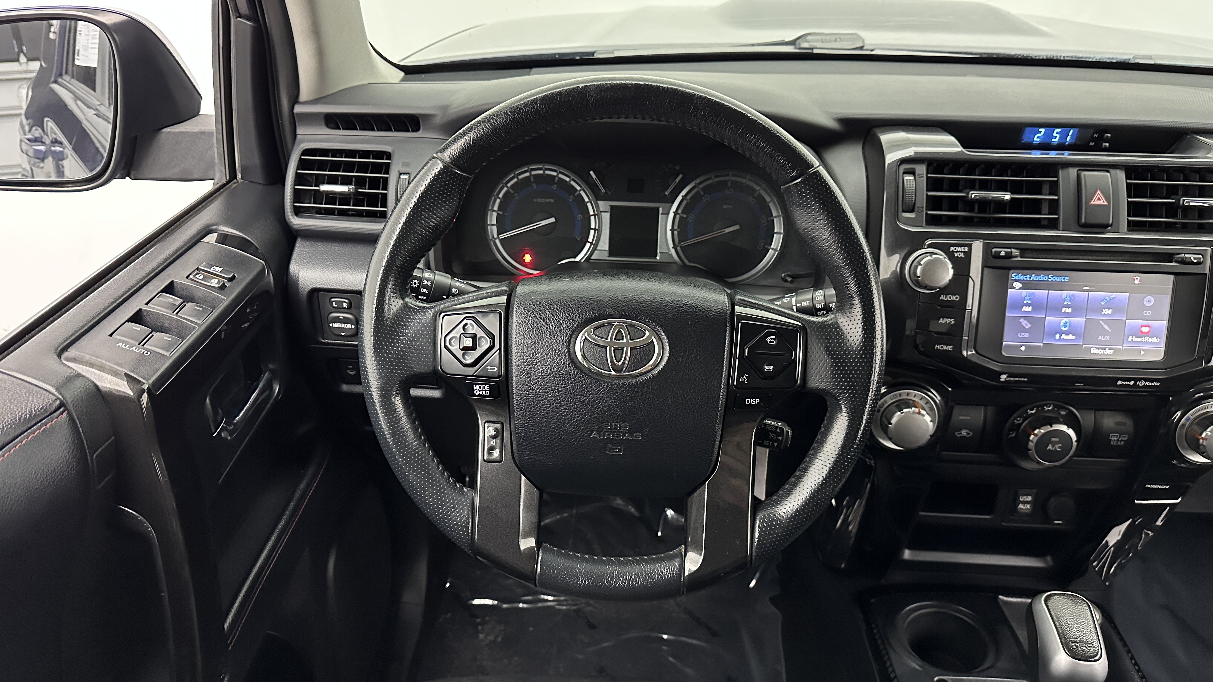 Used 2019 Toyota 4Runner TRD Off-Road Premium AWD/4WD image 30