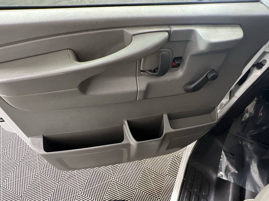 Used 2012 Chevrolet Express 1500 image 18