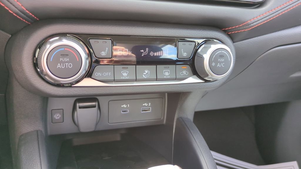 New 2025 Nissan Versa SR w/ Trunk Package image 13