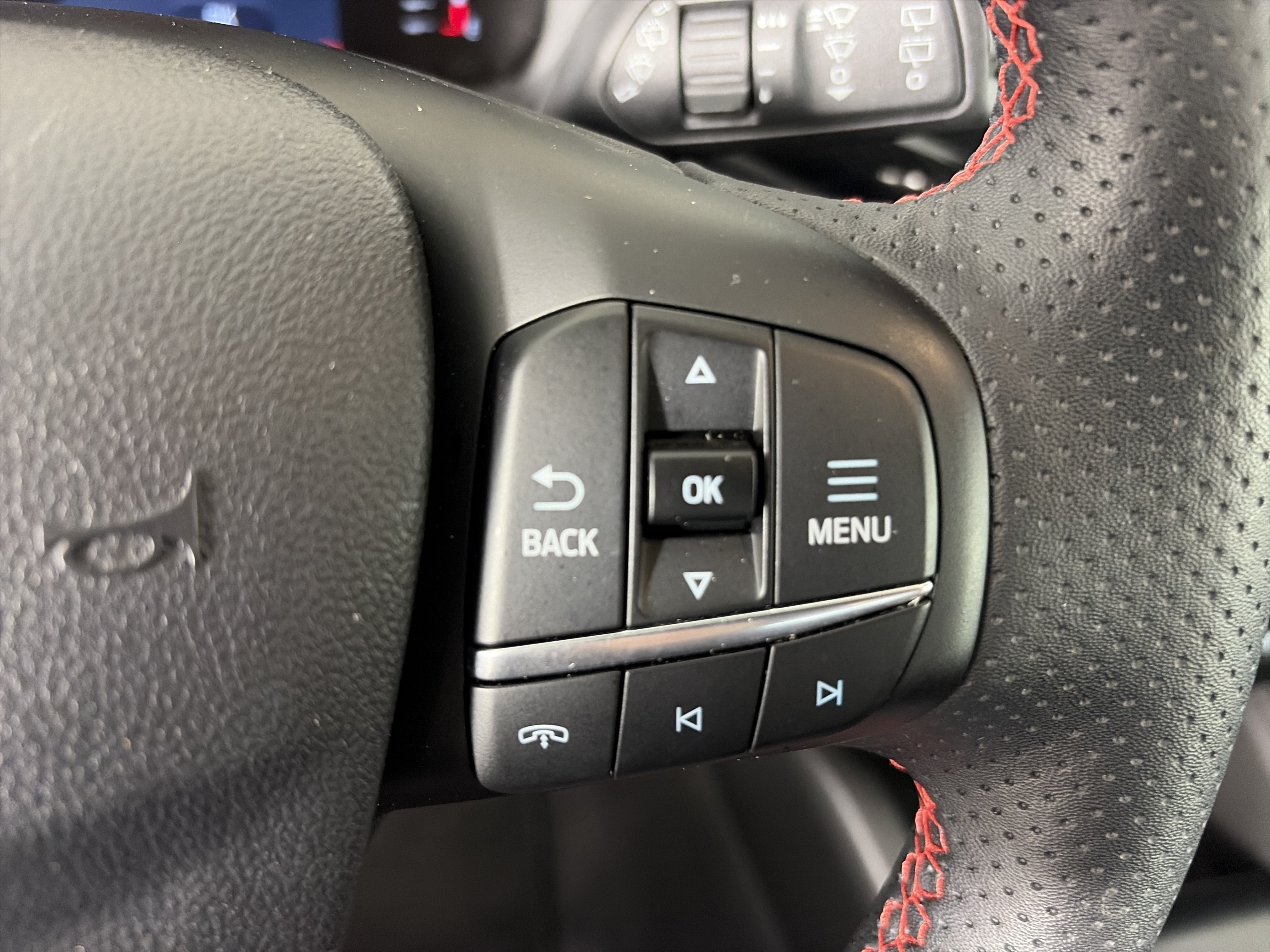 Used 2024 Ford Escape ST-Line w/ Tech Pack #1 AWD/4WD image 35