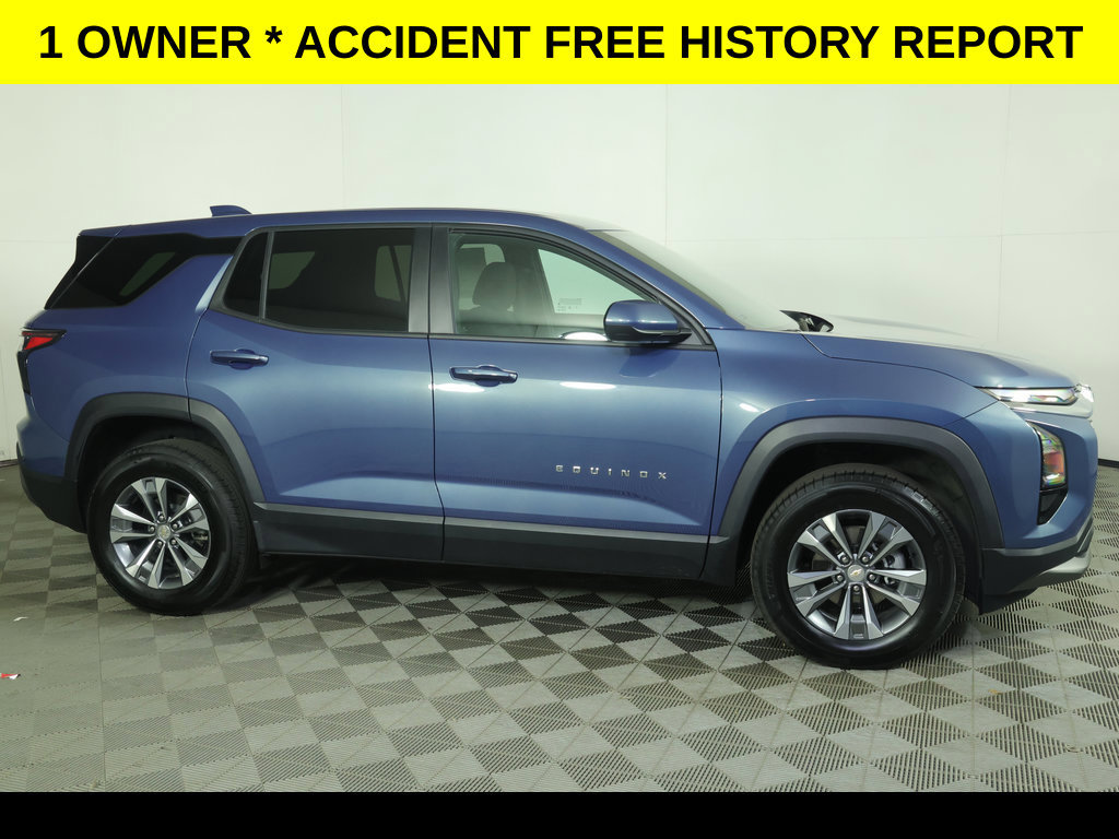 Used 2025 Chevrolet Equinox LT AWD/4WD image 2