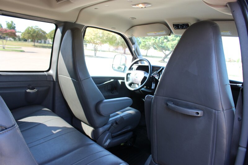Used 2019 Chevrolet Express 2500 LS w/ Driver Convenience Package RWD image 18
