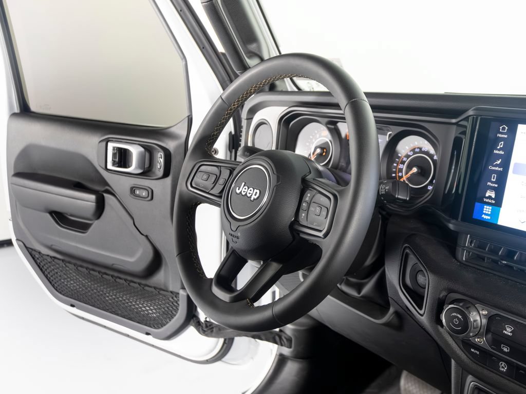 Used 2024 Jeep Wrangler S AWD/4WD image 32