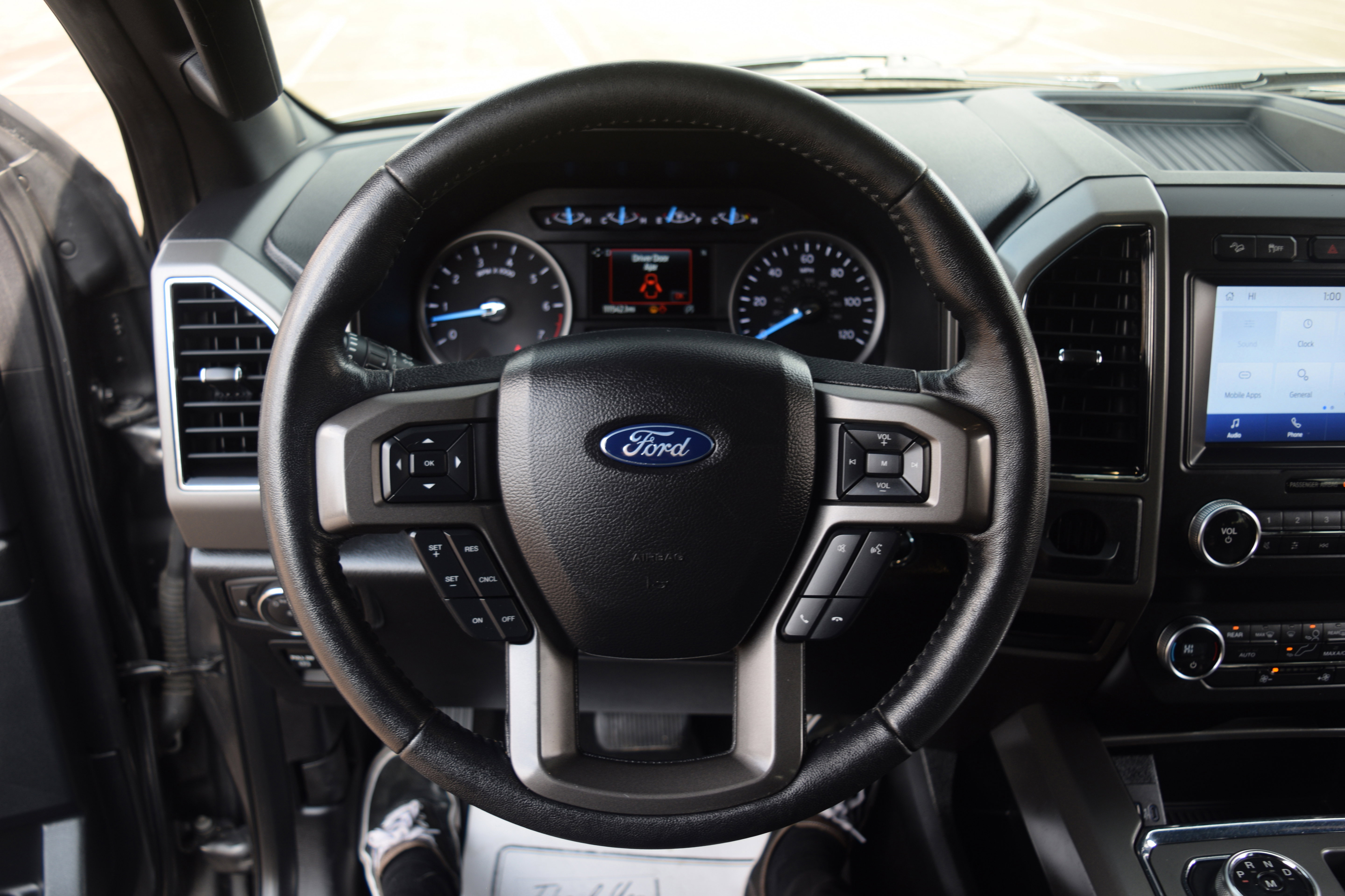 Used 2020 Ford Expedition XLT image 4