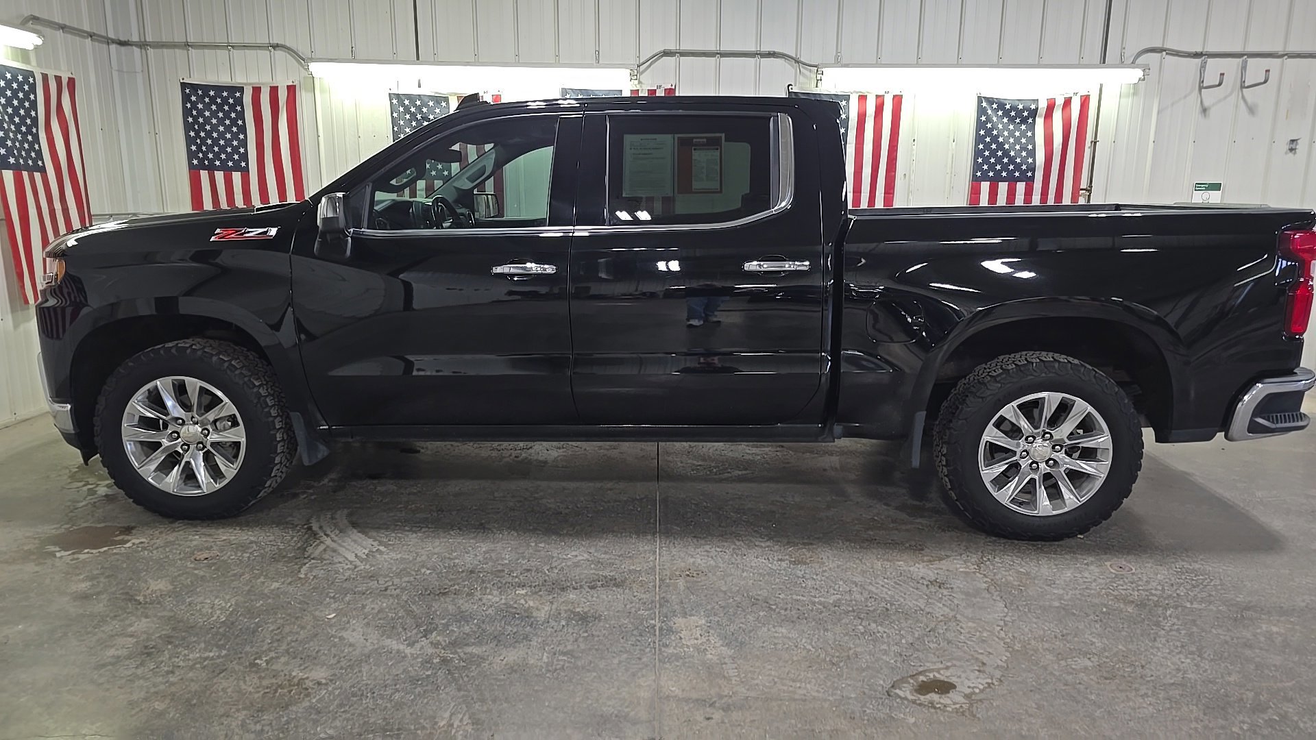 Used 2020 Chevrolet Silverado 1500 LTZ w/ LTZ Premium Package image 3