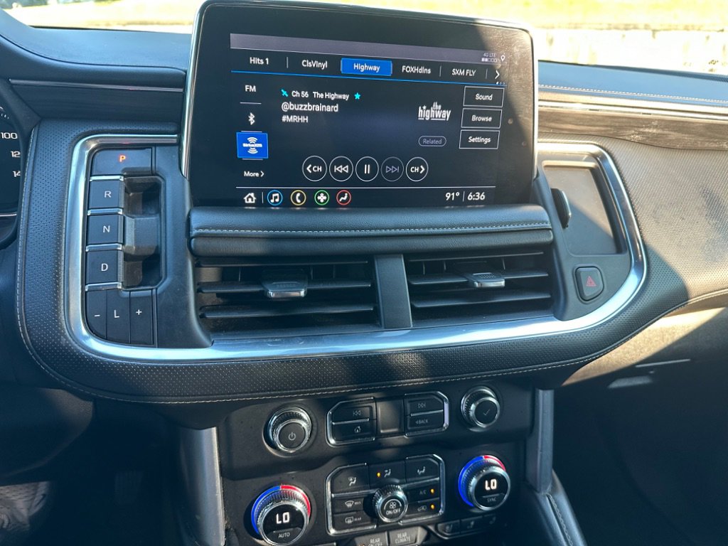 Used 2021 GMC Yukon XL SLT image 11