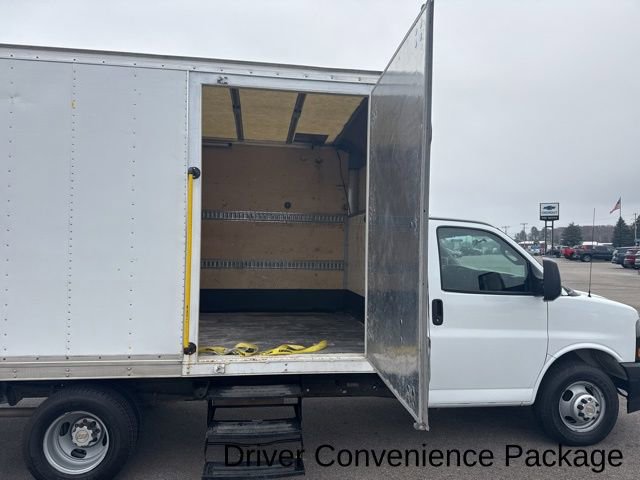 Used 2018 Chevrolet Express 3500 w/ Driver Convenience Package image 11