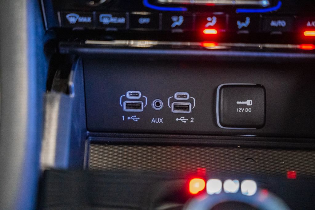 New 2025 Jeep Grand Cherokee Altitude image 23