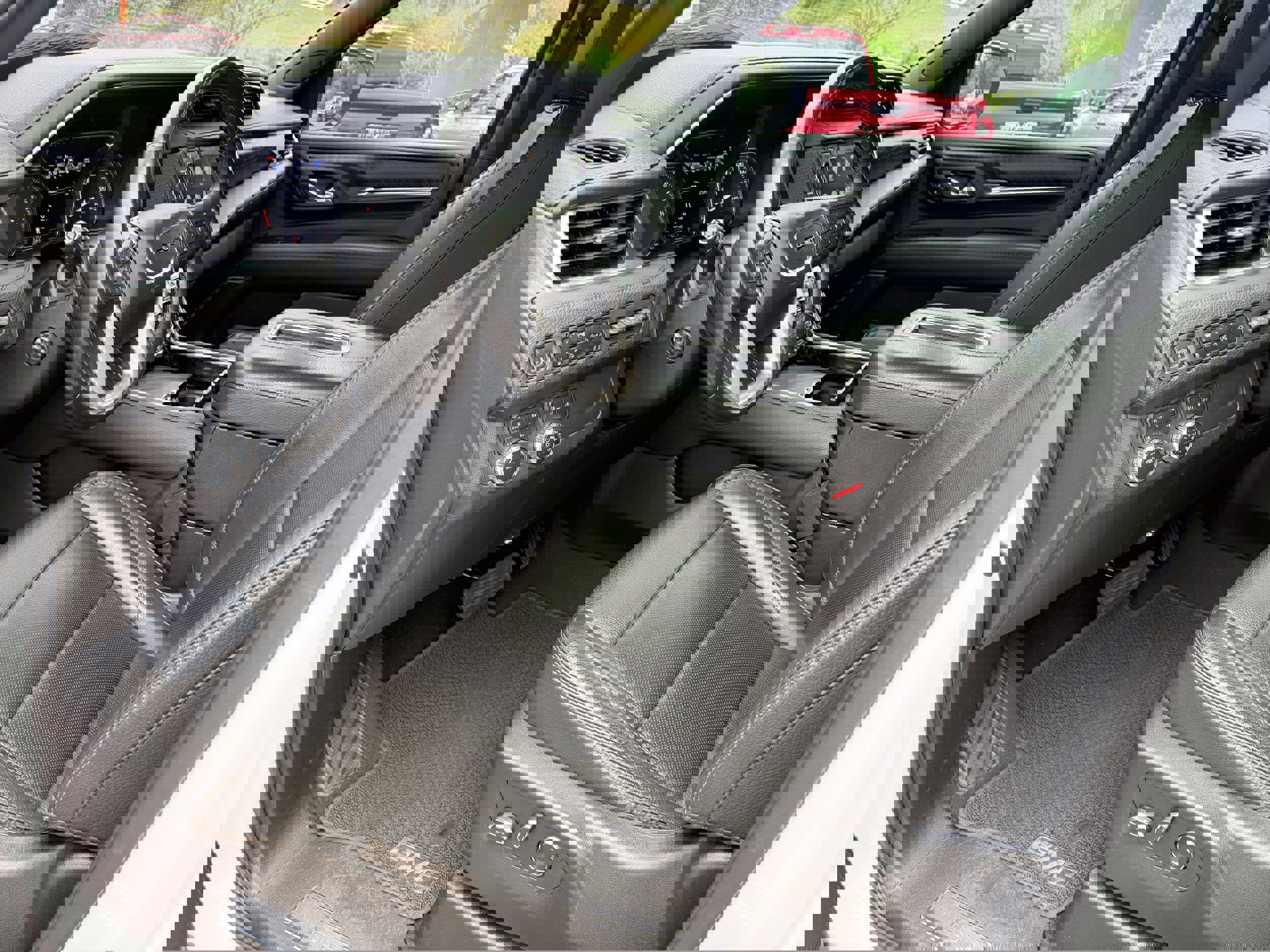 Used 2021 GMC Yukon Denali w/ Denali Premium Package image 14