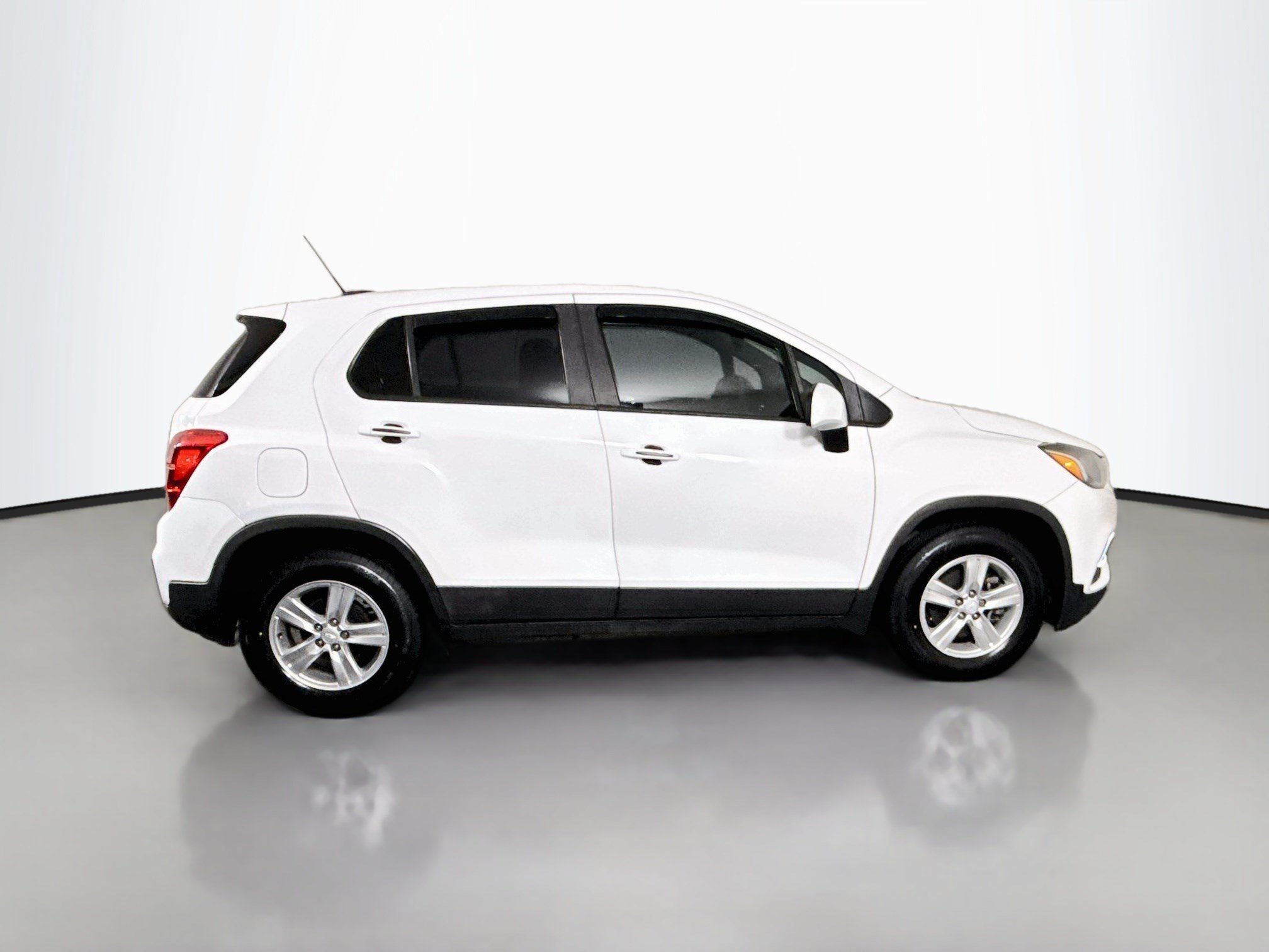 Used 2019 Chevrolet Trax LS FWD image 11