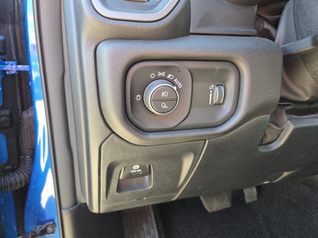 Used 2025 RAM 1500 Warlock AWD/4WD image 23