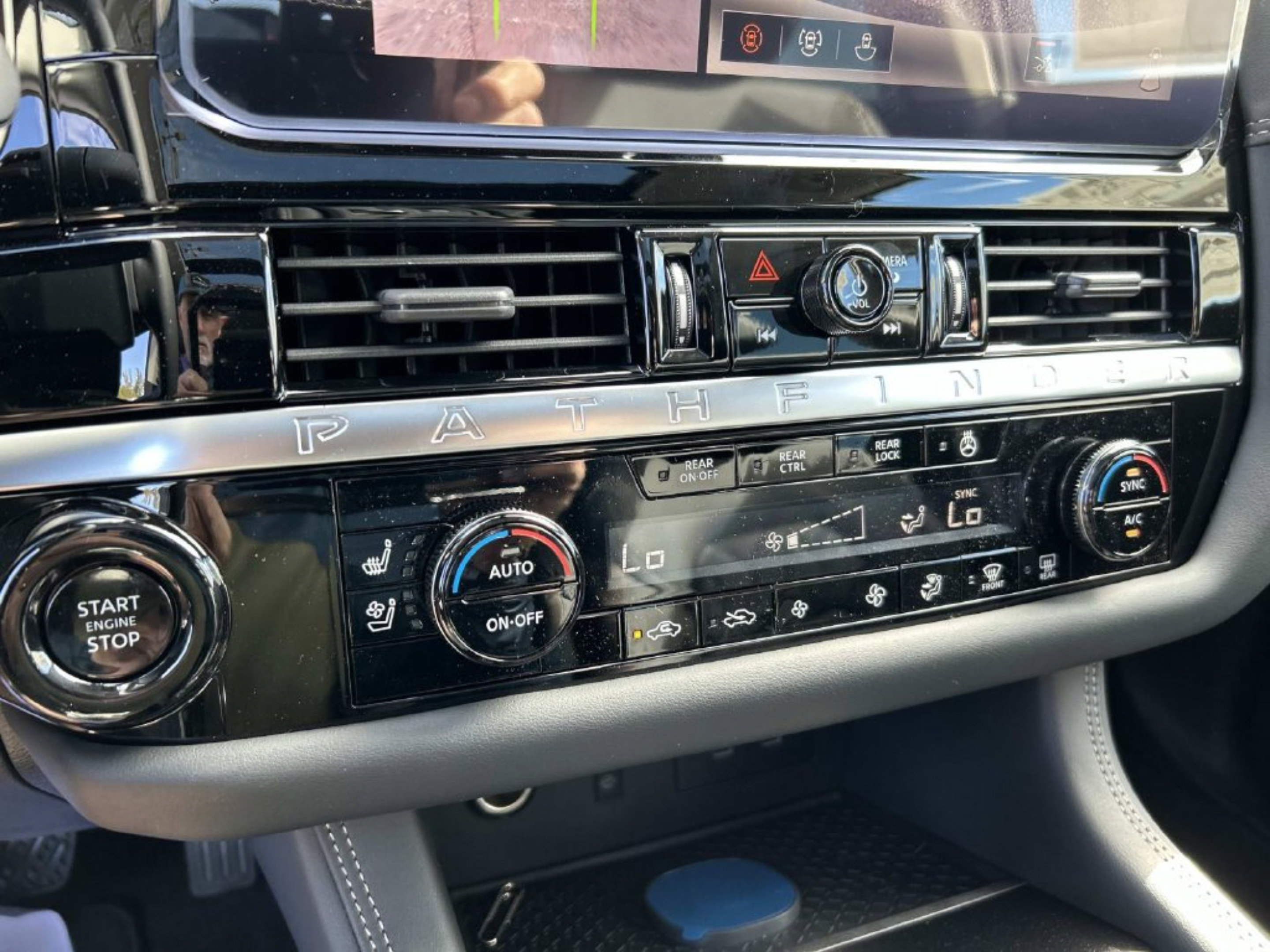 New 2026 Nissan Pathfinder Platinum FWD image 27
