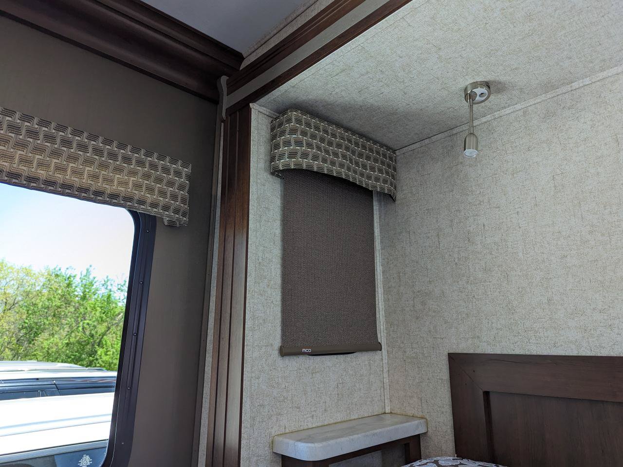 Used 2019 Chevrolet Express 4500 w/ RV Package RWD image 91