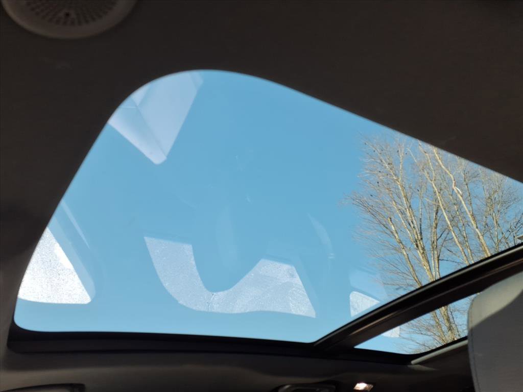 Certified 2026 Land Rover Range Rover Velar Dynamic SE image 18