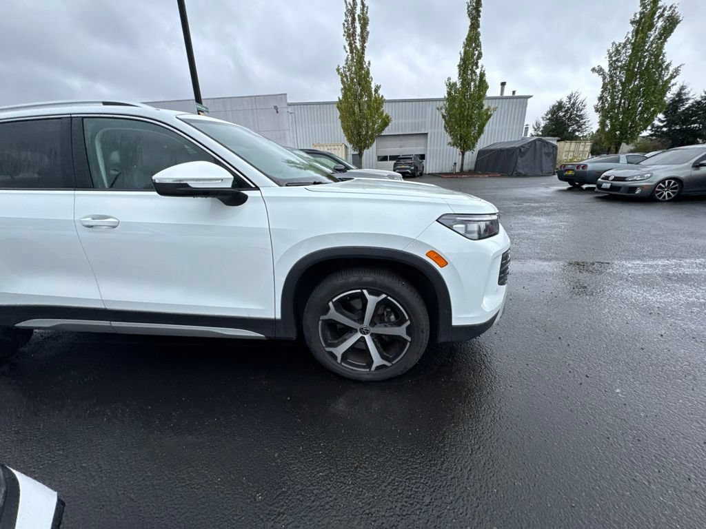 Used 2026 Volkswagen Tiguan SE AWD/4WD image 3