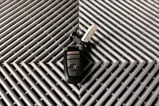 Used 2024 Ford F350 Platinum w/ FX4 Off-Road Package image 10