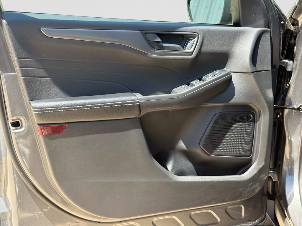 Used 2023 Ford Escape Active FWD image 17