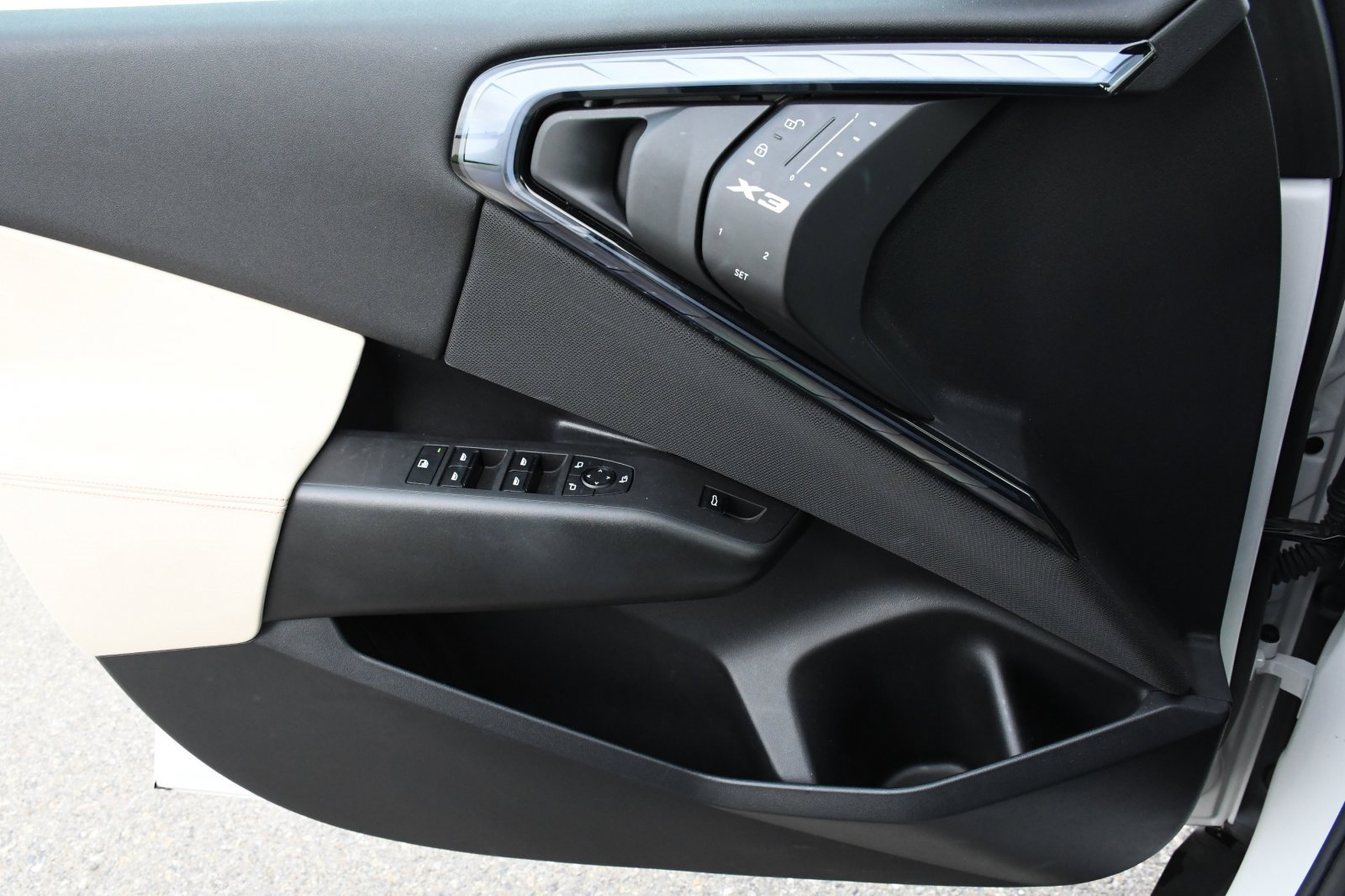 Used 2025 BMW X3 xDrive30i w/ Convenience Package image 16