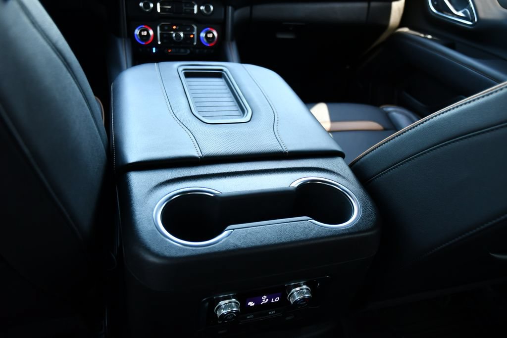 Used 2024 GMC Yukon AT4 w/ AT4 Premium Package AWD/4WD image 43