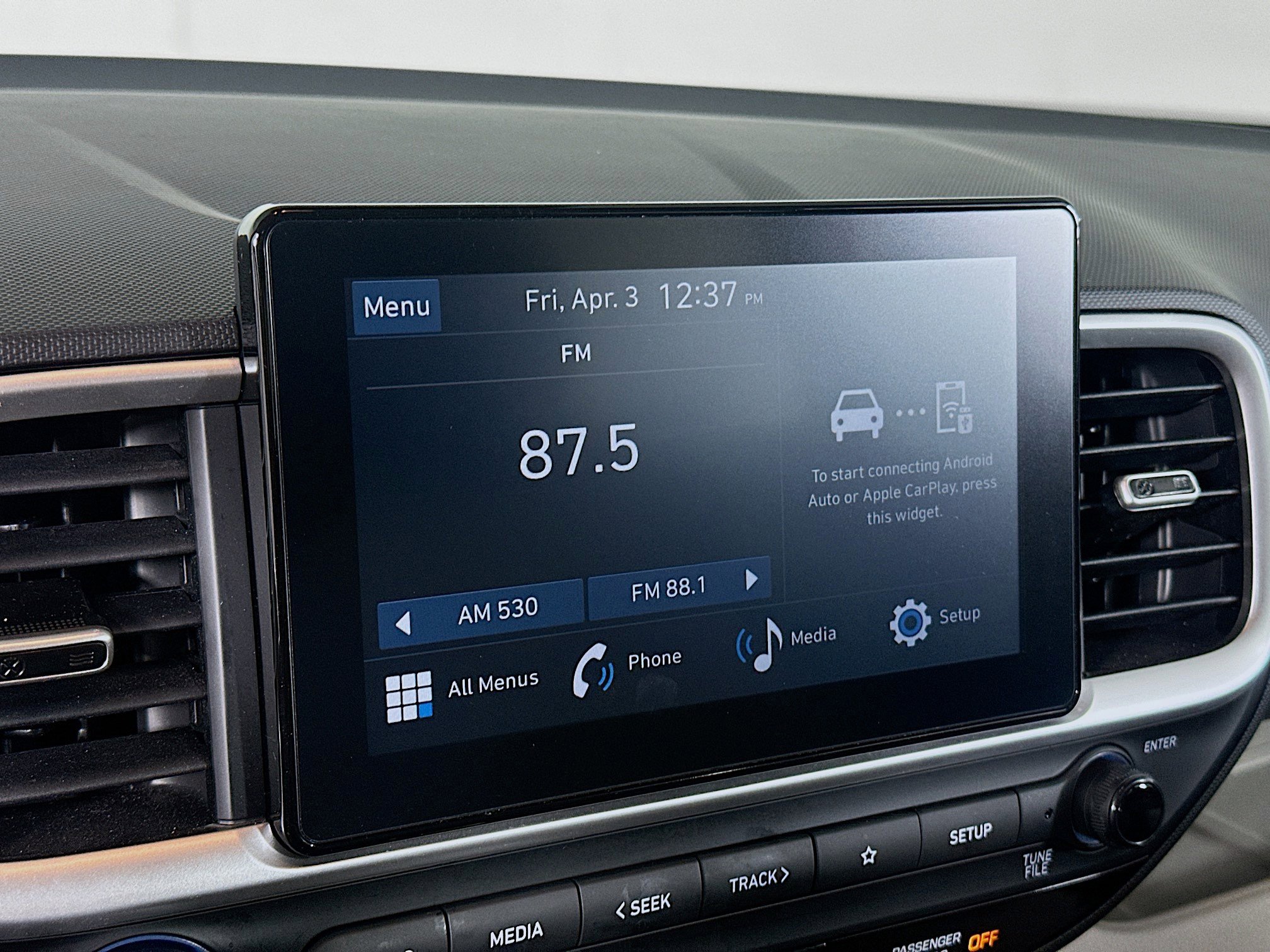 Used 2025 Hyundai Venue SEL image 21