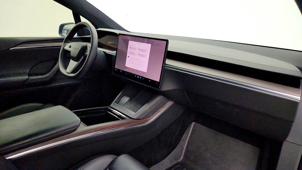 Used 2023 Tesla Model X image 30