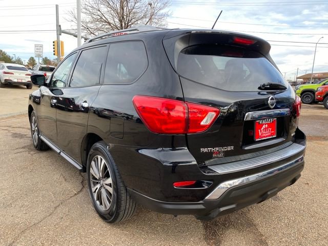 Used 2017 Nissan Pathfinder S image 3