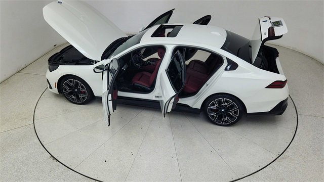 Used 2025 BMW i5 eDrive40i w/ M Sport Package image 82