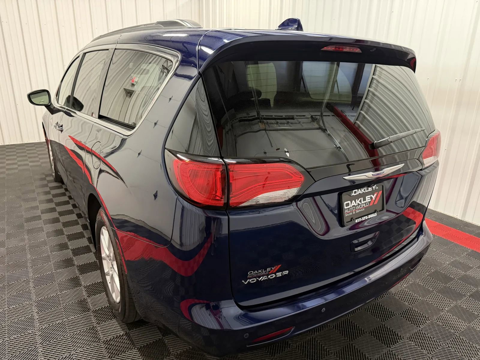 Used 2020 Chrysler Voyager Lxi FWD image 12
