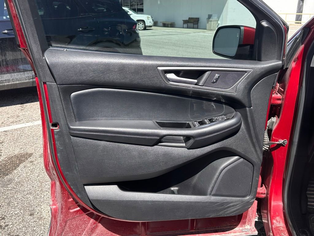 Used 2015 Ford Edge SEL w/ Equipment Group 201A AWD/4WD image 12