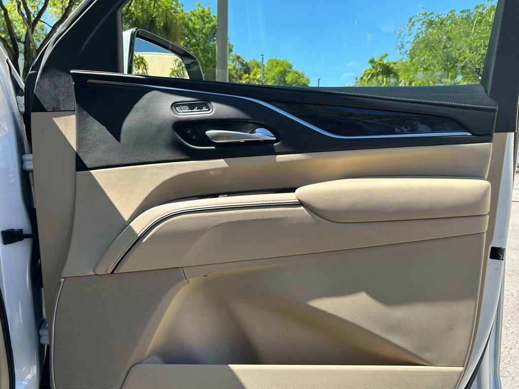 Used 2023 Cadillac Escalade Premium Luxury w/ Performance Package AWD/4WD image 44