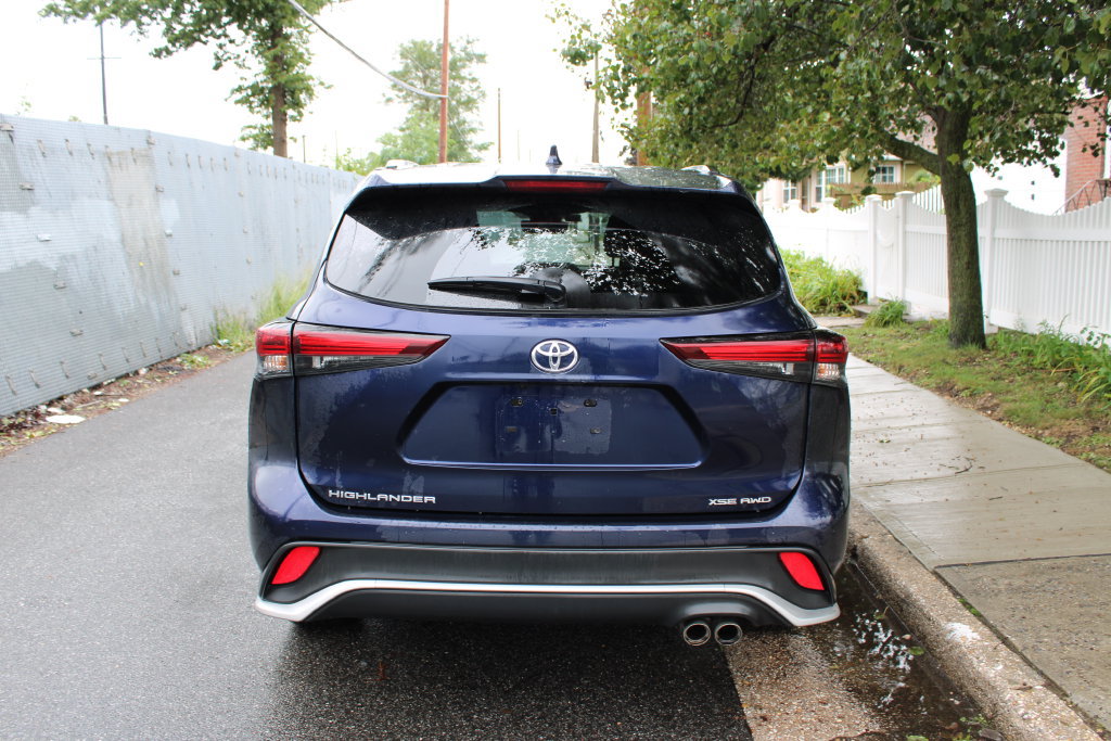 Used 2025 Toyota Highlander XSE AWD/4WD image 6