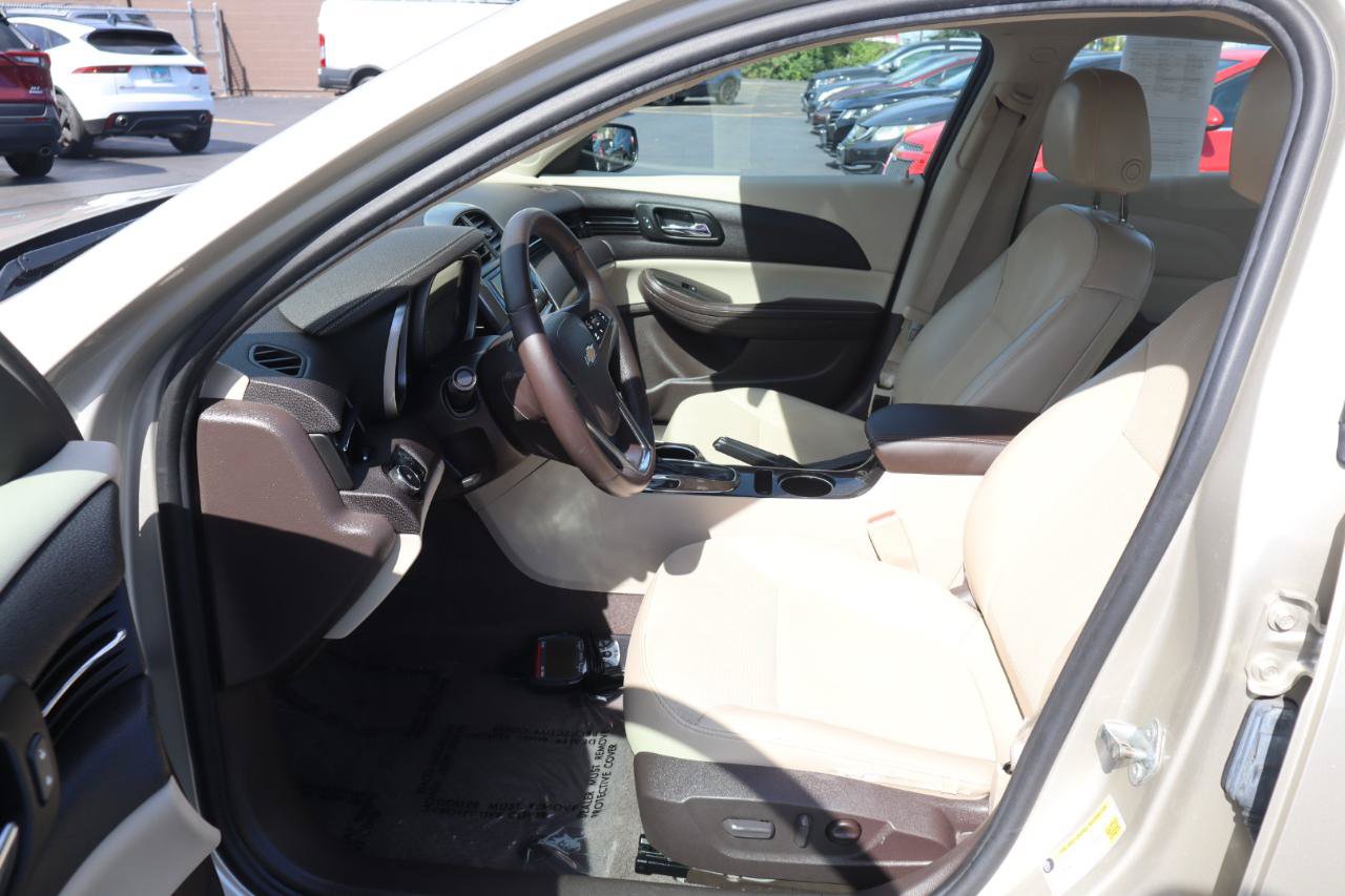 Used 2015 Chevrolet Malibu LT FWD image 17