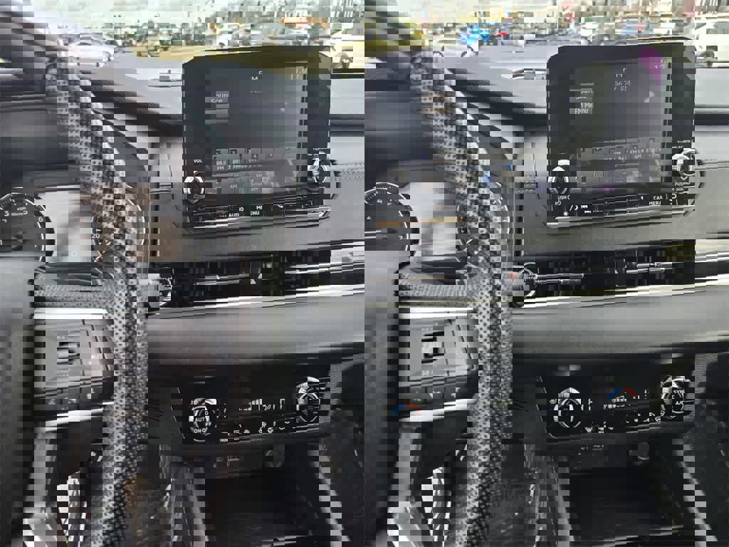 Used 2023 Mitsubishi Outlander SE image 12