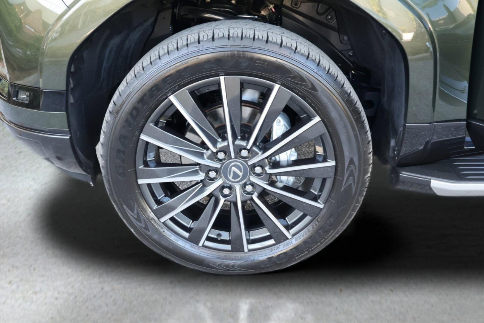 Used 2025 Lexus GX 550 image 9