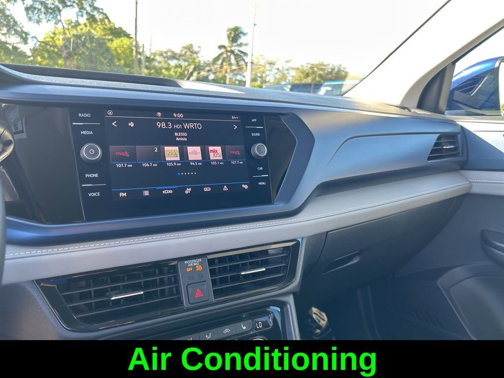 Used 2024 Volkswagen Taos SE image 12