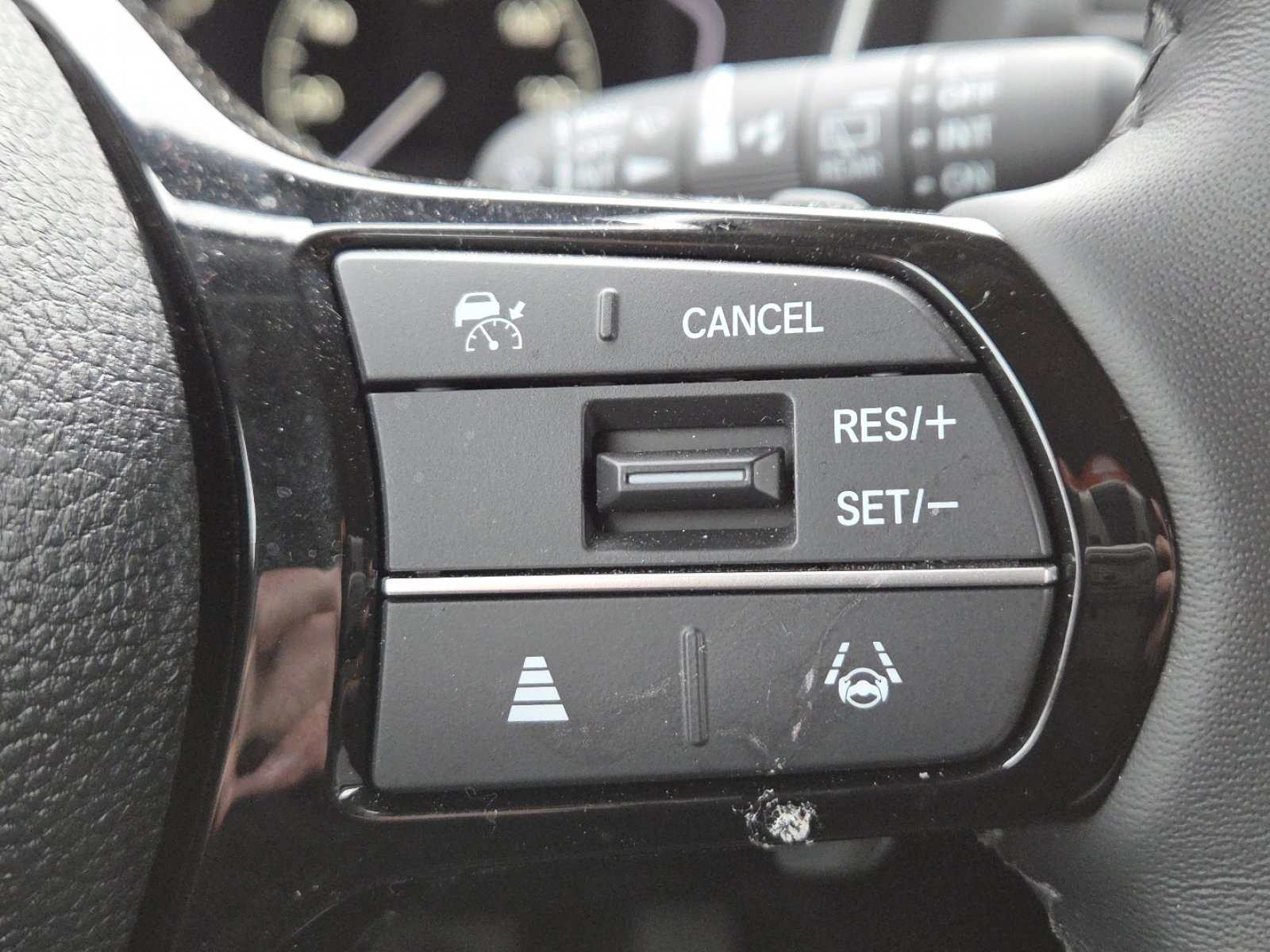 Used 2025 Honda Pilot EX-L image 8