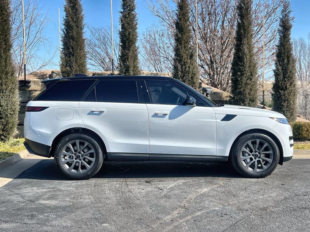 Used 2026 Land Rover Range Rover Sport SE image 6