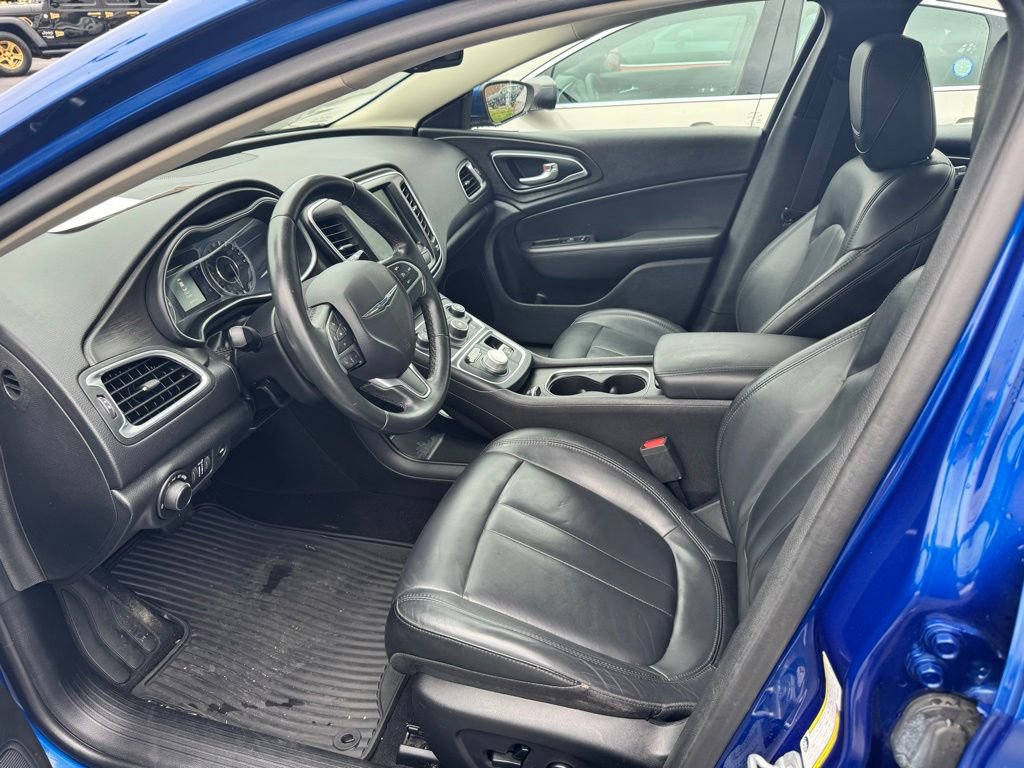 Used 2017 Chrysler 200 Limited Platinum FWD image 10