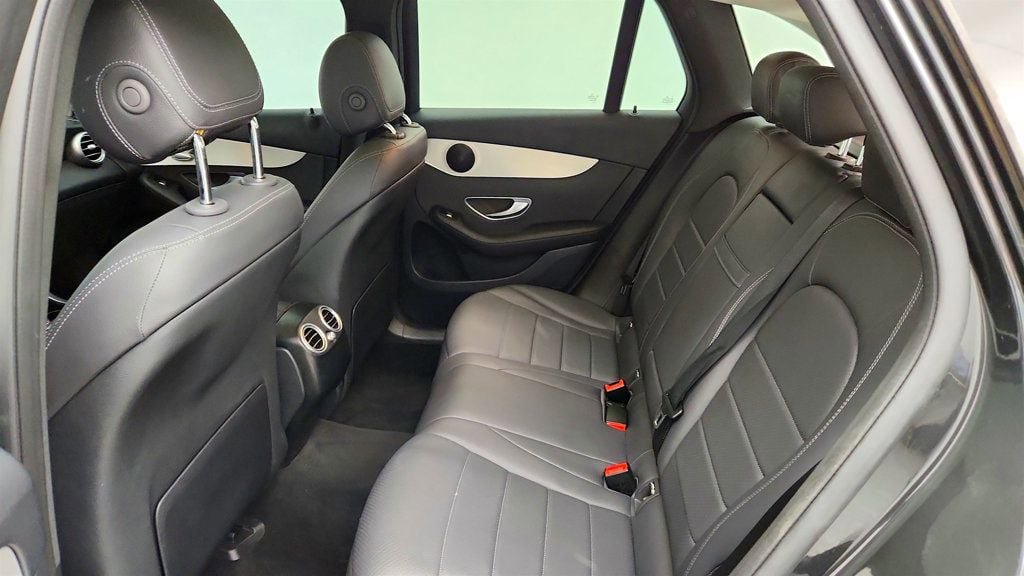 Used 2021 Mercedes-Benz GLC 300 w/ Multimedia Package image 19